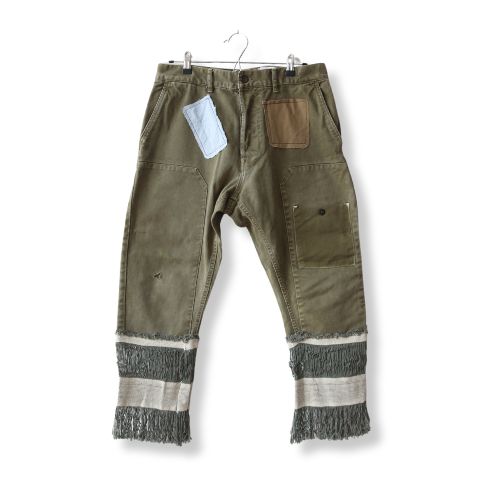 Pantalon militar con parches